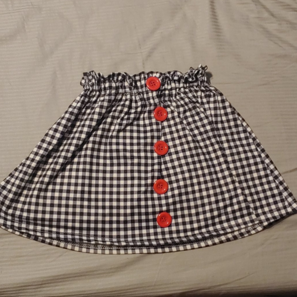 Sz M (4/5) Black and White Checked Skirt